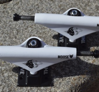 THEEVE CSX HOLLOW MOOSE YING YANG DRAGOON SKATEBOARD TRUCKS